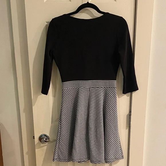 Charlotte Russe Black and White Fit and Flare Work Dress - Picture 8 of 8